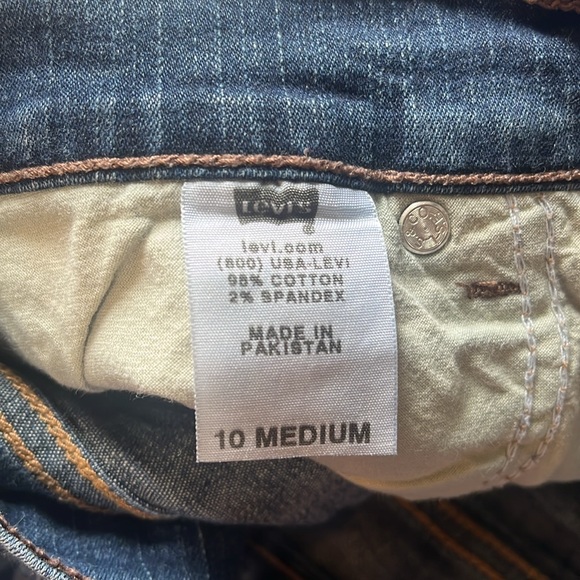 Women’s Levi Strauss Jeans - Picture 4 of 4
